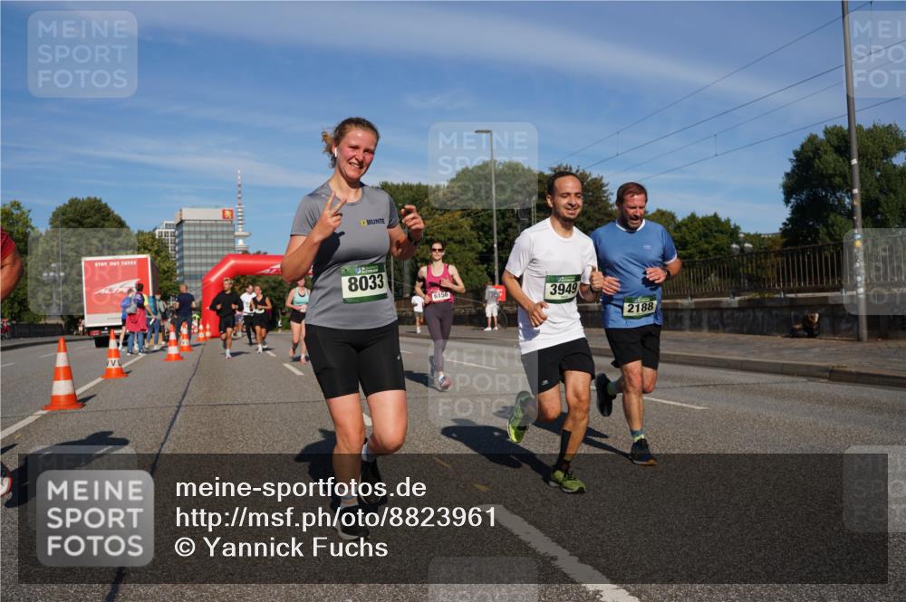 07.09.2025 - BARMER Alsterlauf Yannick Fuchs http://msf.ph/oto/8823961 07.09.2025 09:48:19 Laufen 8033, 6156, 3949, 2188 meine-sportfotos.de