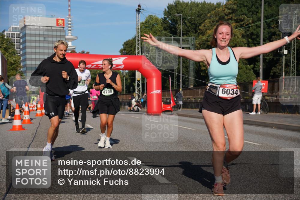 07.09.2025 - BARMER Alsterlauf Yannick Fuchs http://msf.ph/oto/8823994 07.09.2025 09:48:22 Laufen 1, 1424, 4706, 6034 meine-sportfotos.de