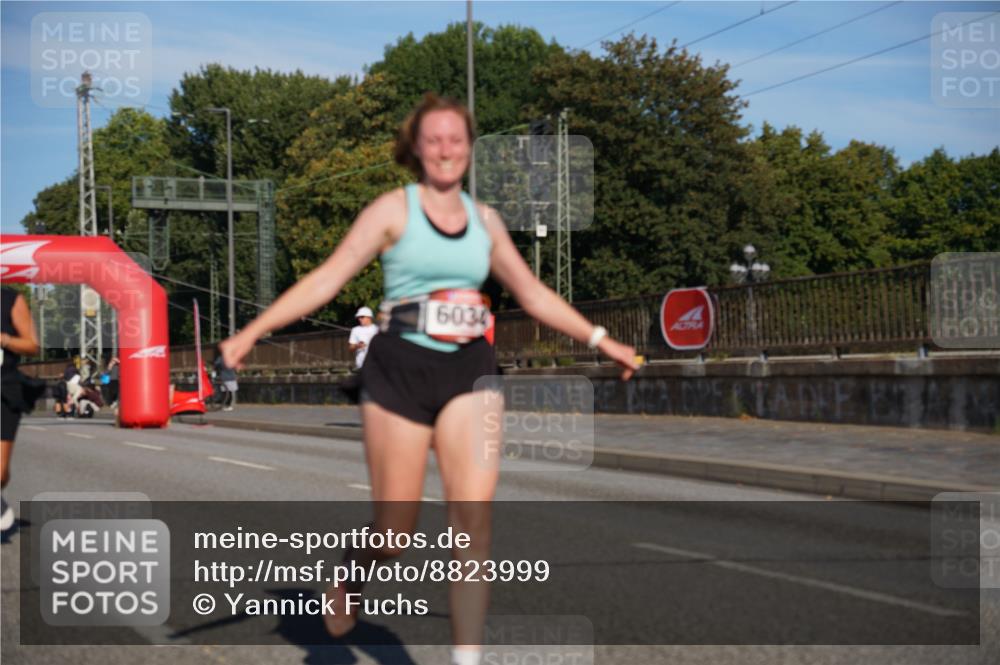 07.09.2025 - BARMER Alsterlauf Yannick Fuchs http://msf.ph/oto/8823999 07.09.2025 09:48:22 Laufen 6034 meine-sportfotos.de