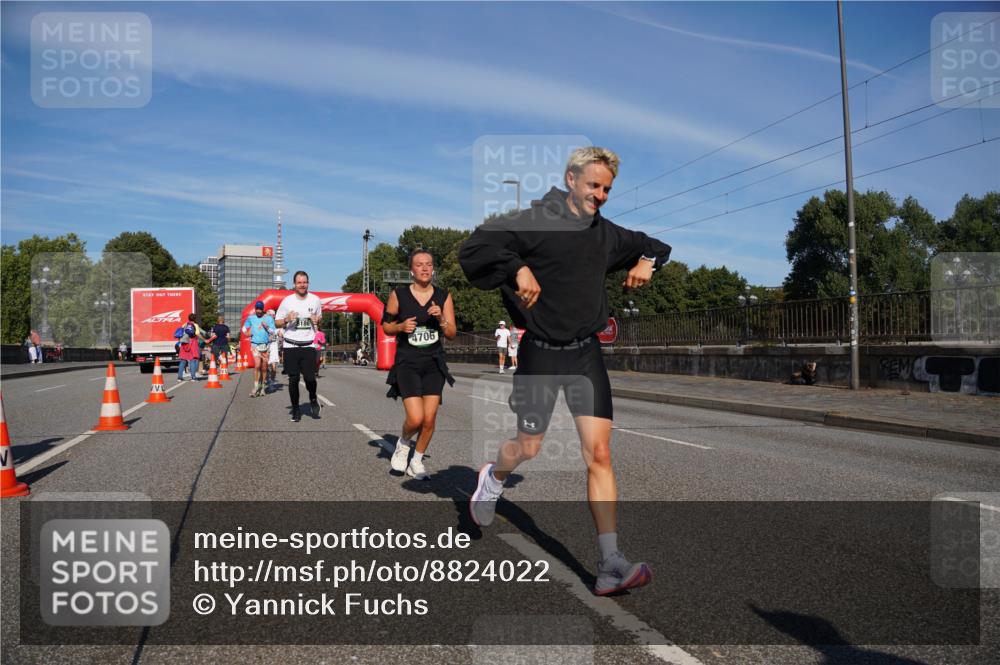 07.09.2025 - BARMER Alsterlauf Yannick Fuchs http://msf.ph/oto/8824022 07.09.2025 09:48:24 Laufen 4706 meine-sportfotos.de