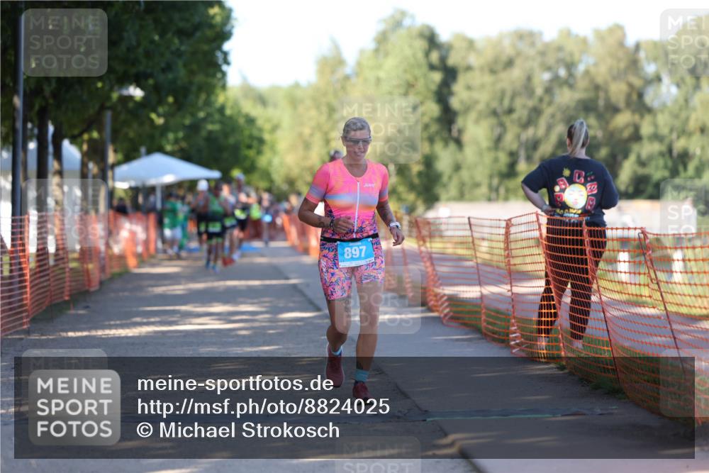 07.09.2025 - 19. Norderstedt Triathlon Michael Strokosch http://msf.ph/oto/8824025 07.09.2025 16:12:48 Laufen 541, 897 meine-sportfotos.de