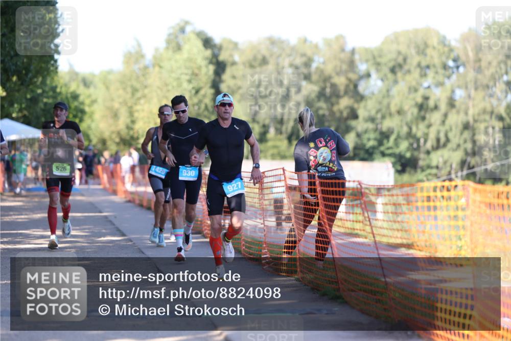 07.09.2025 - 19. Norderstedt Triathlon Michael Strokosch http://msf.ph/oto/8824098 07.09.2025 16:13:11 Laufen 526, 887, 927, 930, 1429, 1511 meine-sportfotos.de