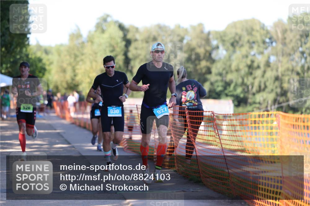 07.09.2025 - 19. Norderstedt Triathlon Michael Strokosch http://msf.ph/oto/8824103 07.09.2025 16:13:12 Laufen 526, 887, 927, 930, 1429, 1511 meine-sportfotos.de