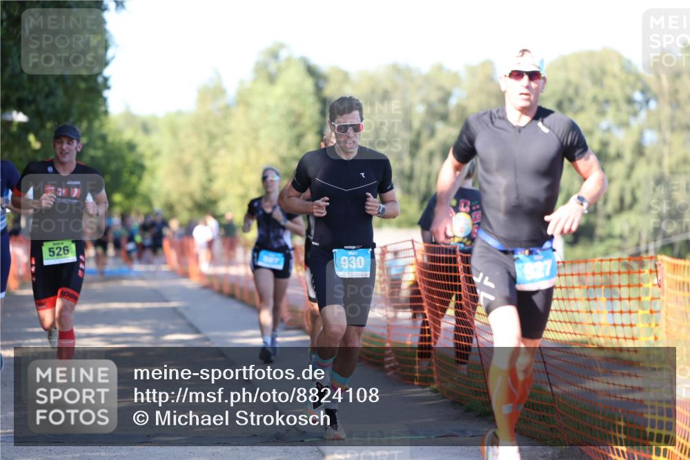 07.09.2025 - 19. Norderstedt Triathlon Michael Strokosch http://msf.ph/oto/8824108 07.09.2025 16:13:13 Laufen 526, 887, 927, 930, 1429, 1511 meine-sportfotos.de