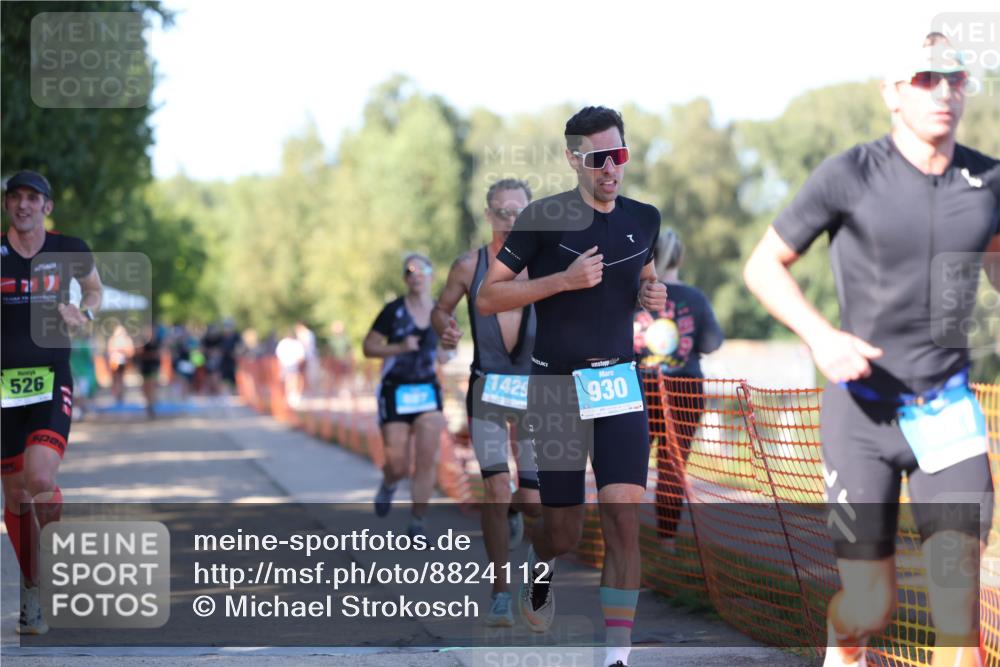 07.09.2025 - 19. Norderstedt Triathlon Michael Strokosch http://msf.ph/oto/8824112 07.09.2025 16:13:13 Laufen 526, 887, 927, 930, 1429, 1511 meine-sportfotos.de