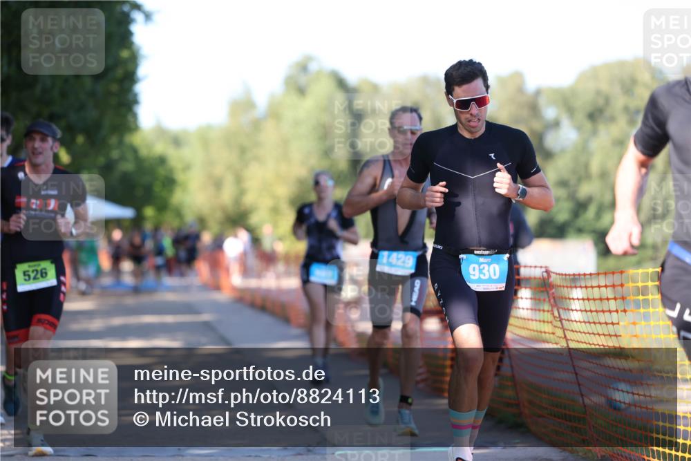 07.09.2025 - 19. Norderstedt Triathlon Michael Strokosch http://msf.ph/oto/8824113 07.09.2025 16:13:13 Laufen 526, 887, 927, 930, 1429, 1511 meine-sportfotos.de