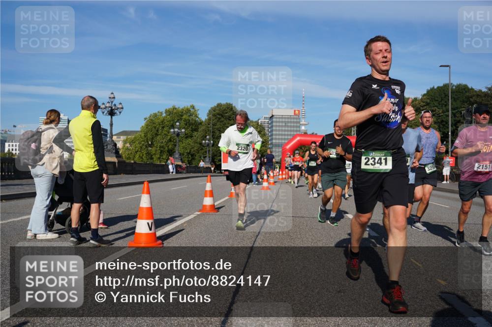 07.09.2025 - BARMER Alsterlauf Yannick Fuchs http://msf.ph/oto/8824147 07.09.2025 09:48:34 Laufen 2320, 3661, 2341, 325, 2151 meine-sportfotos.de