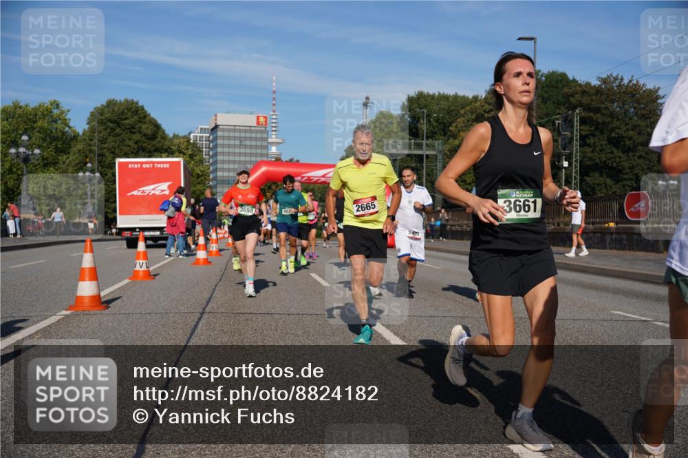 07.09.2025 - BARMER Alsterlauf Yannick Fuchs http://msf.ph/oto/8824182 07.09.2025 09:48:37 Laufen 3658, 482, 2665, 3859, 3661 meine-sportfotos.de