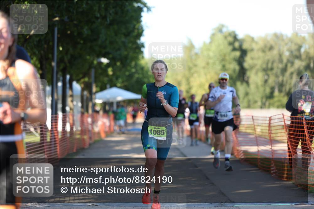 07.09.2025 - 19. Norderstedt Triathlon Michael Strokosch http://msf.ph/oto/8824190 07.09.2025 16:13:35 Laufen 403, 457, 461, 482, 529, 543, 932, 943, 1064, 1085, 1422 meine-sportfotos.de