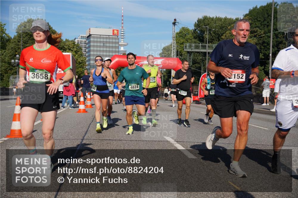 07.09.2025 - BARMER Alsterlauf Yannick Fuchs http://msf.ph/oto/8824204 07.09.2025 09:48:39 Laufen 3658, 490, 4824, 121, 627, 5342, 126, 152 meine-sportfotos.de