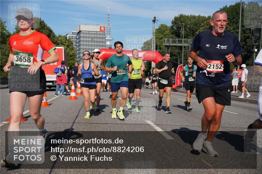 07.09.2025 - BARMER Alsterlauf Yannick Fuchs http://msf.ph/oto/8824206 07.09.2025 09:48:39 Laufen 3658, 4824, 4121, 5342, 2015, 627, 2152 meine-sportfotos.de