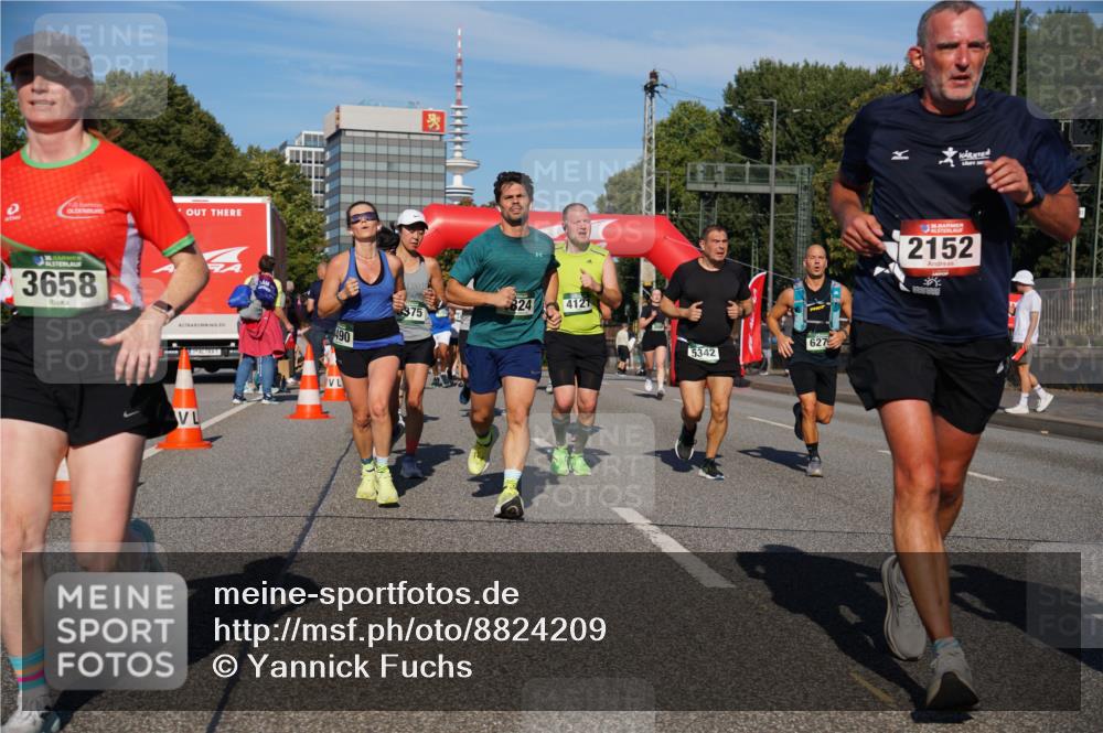 07.09.2025 - BARMER Alsterlauf Yannick Fuchs http://msf.ph/oto/8824209 07.09.2025 09:48:39 Laufen 3658, 824, 4121, 375, 490, 627, 5342, 2152 meine-sportfotos.de