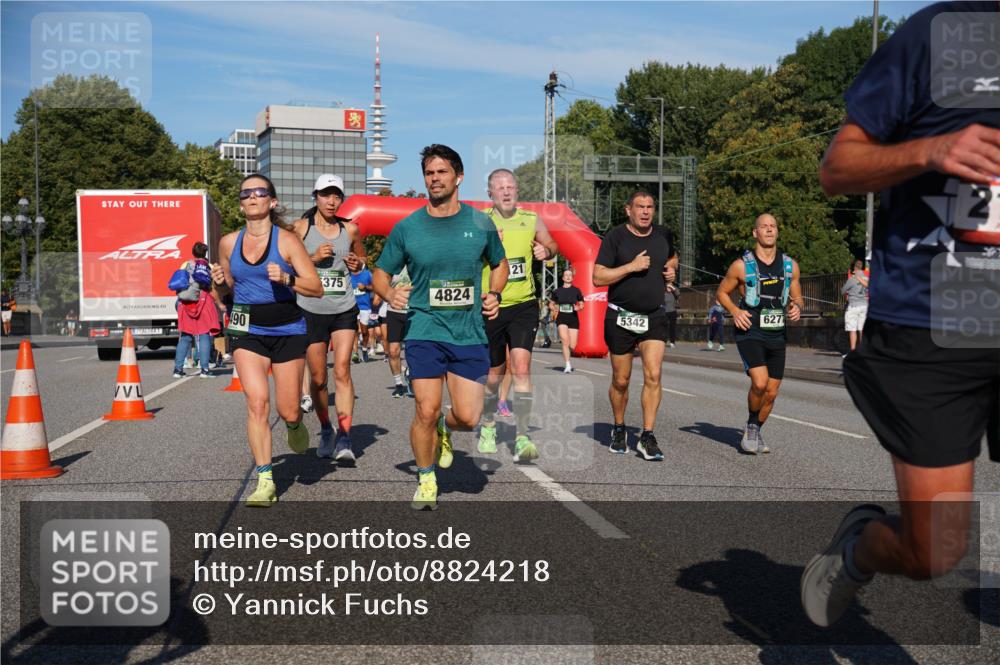 07.09.2025 - BARMER Alsterlauf Yannick Fuchs http://msf.ph/oto/8824218 07.09.2025 09:48:40 Laufen 490, 375, 4824, 21, 6271, 5342 meine-sportfotos.de