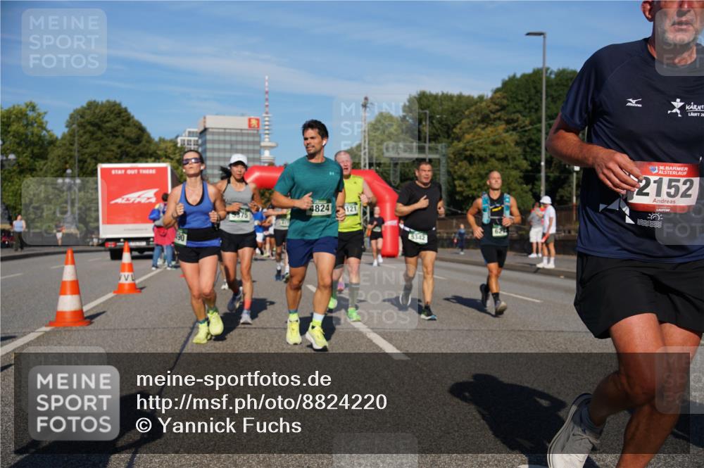 07.09.2025 - BARMER Alsterlauf Yannick Fuchs http://msf.ph/oto/8824220 07.09.2025 09:48:40 Laufen 90, 4824, 121, 20, 10, 36, 2152 meine-sportfotos.de