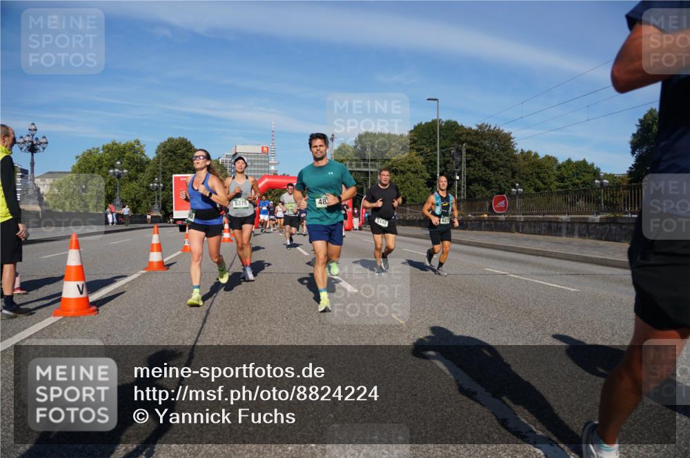 07.09.2025 - BARMER Alsterlauf Yannick Fuchs http://msf.ph/oto/8824224 07.09.2025 09:48:40 Laufen 5375, 48, 5342 meine-sportfotos.de