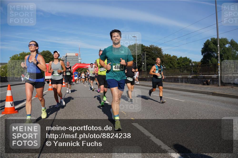 07.09.2025 - BARMER Alsterlauf Yannick Fuchs http://msf.ph/oto/8824238 07.09.2025 09:48:41 Laufen 5375, 90, 3188, 617, 4121, 4824, 15342, 627 meine-sportfotos.de