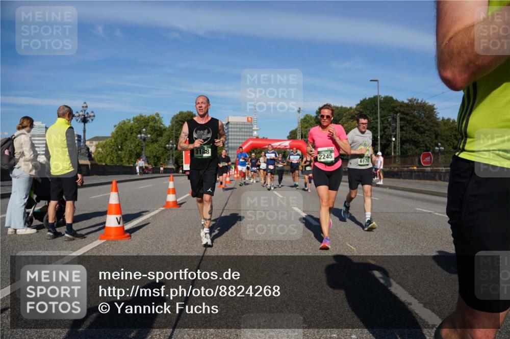 07.09.2025 - BARMER Alsterlauf Yannick Fuchs http://msf.ph/oto/8824268 07.09.2025 09:48:43 Laufen 3188, 2245, 6170 meine-sportfotos.de