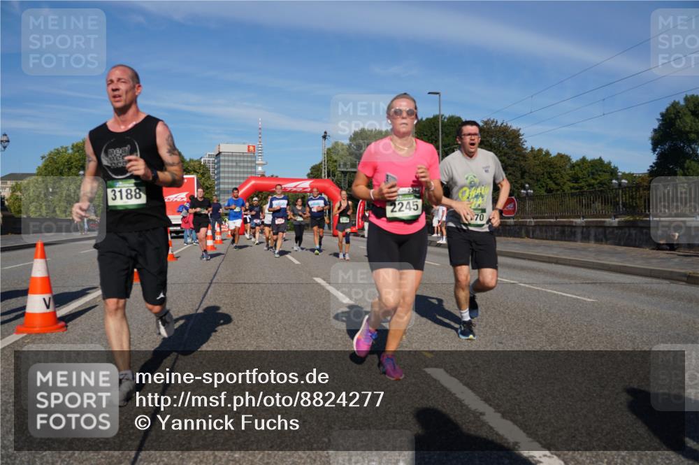 07.09.2025 - BARMER Alsterlauf Yannick Fuchs http://msf.ph/oto/8824277 07.09.2025 09:48:43 Laufen 3188, 2245, 70 meine-sportfotos.de