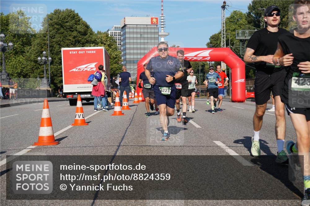 07.09.2025 - BARMER Alsterlauf Yannick Fuchs http://msf.ph/oto/8824359 07.09.2025 09:48:51 Laufen 6089, 2022, 530, 5895, 6223, 423 meine-sportfotos.de