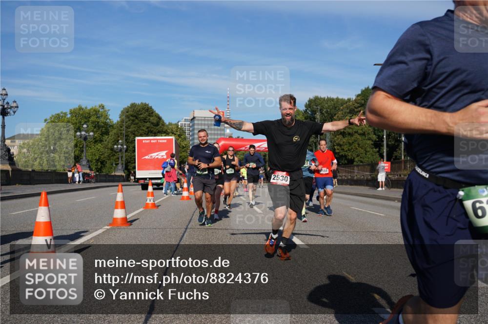 07.09.2025 - BARMER Alsterlauf Yannick Fuchs http://msf.ph/oto/8824376 07.09.2025 09:48:53 Laufen 2530, 6 meine-sportfotos.de