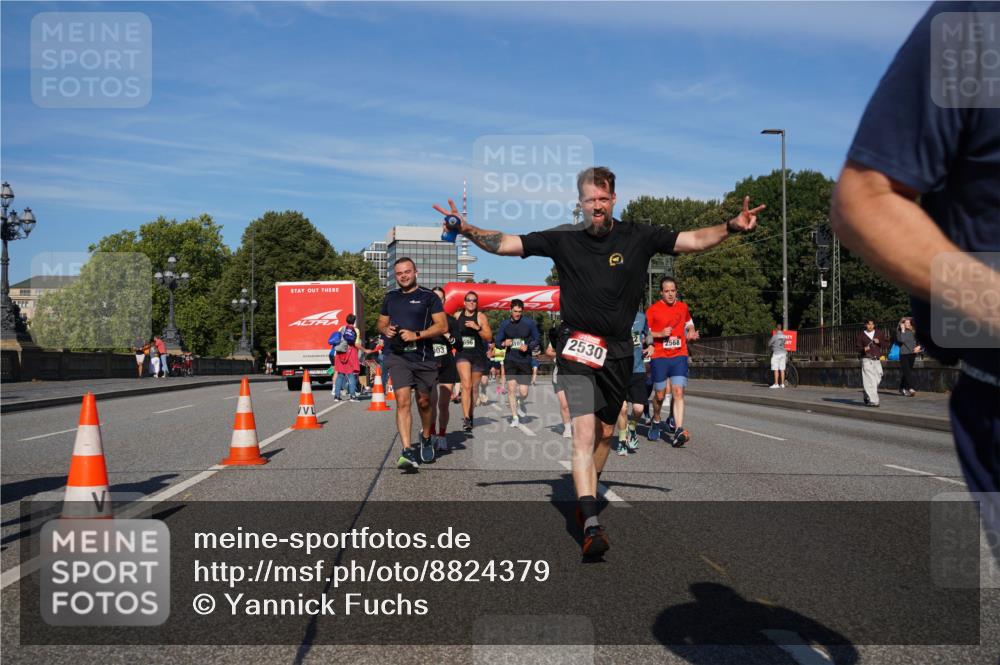 07.09.2025 - BARMER Alsterlauf Yannick Fuchs http://msf.ph/oto/8824379 07.09.2025 09:48:53 Laufen 4105, 03, 2530, 2568 meine-sportfotos.de