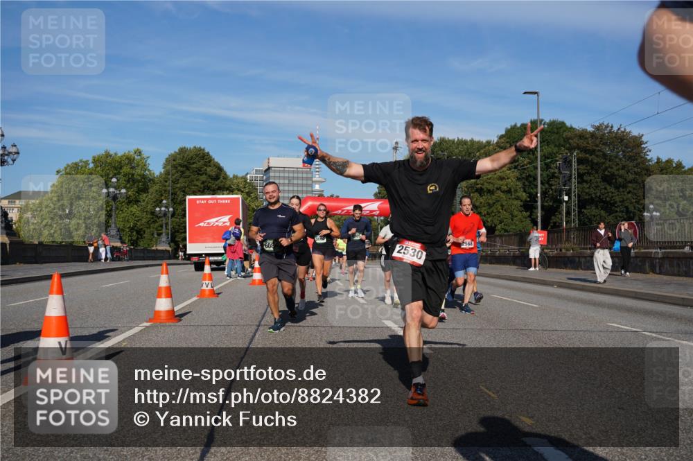 07.09.2025 - BARMER Alsterlauf Yannick Fuchs http://msf.ph/oto/8824382 07.09.2025 09:48:53 Laufen 2530, 608 meine-sportfotos.de