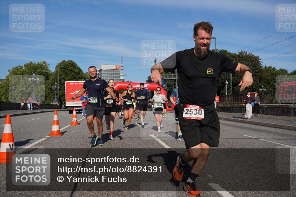 07.09.2025 - BARMER Alsterlauf Yannick Fuchs http://msf.ph/oto/8824391 07.09.2025 09:48:54 Laufen 6089, 200, 3696, 5895, 2530 meine-sportfotos.de