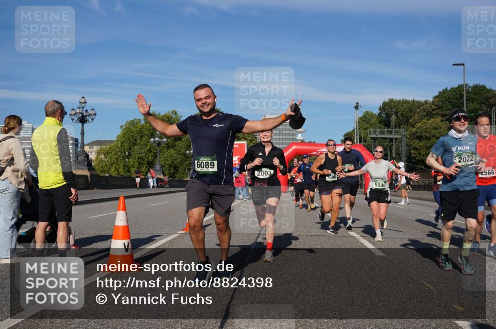 07.09.2025 - BARMER Alsterlauf Yannick Fuchs http://msf.ph/oto/8824398 07.09.2025 09:48:55 Laufen 6089, 2003, 3696, 5895, 2022, 2568 meine-sportfotos.de