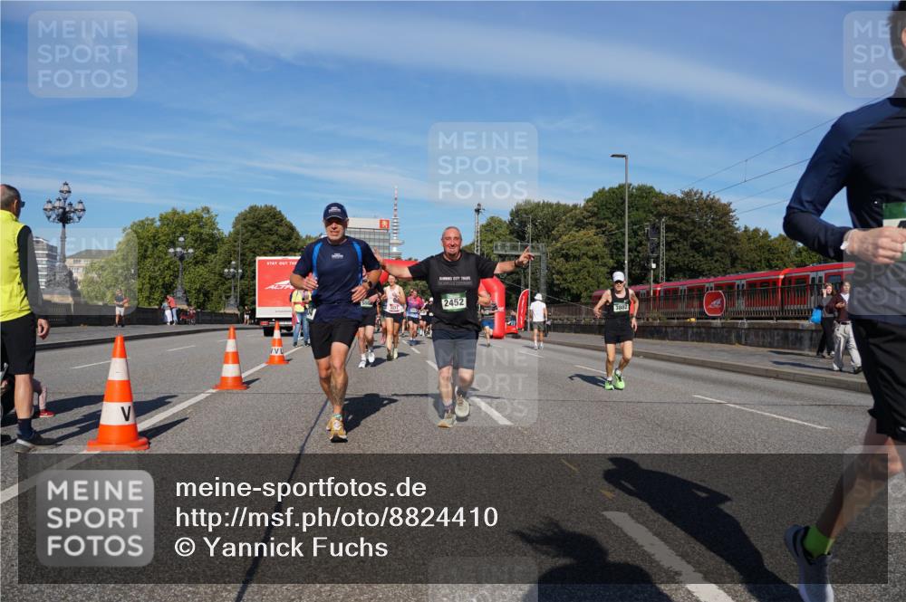 07.09.2025 - BARMER Alsterlauf Yannick Fuchs http://msf.ph/oto/8824410 07.09.2025 09:48:57 Laufen 50, 1371, 2452, 3802 meine-sportfotos.de