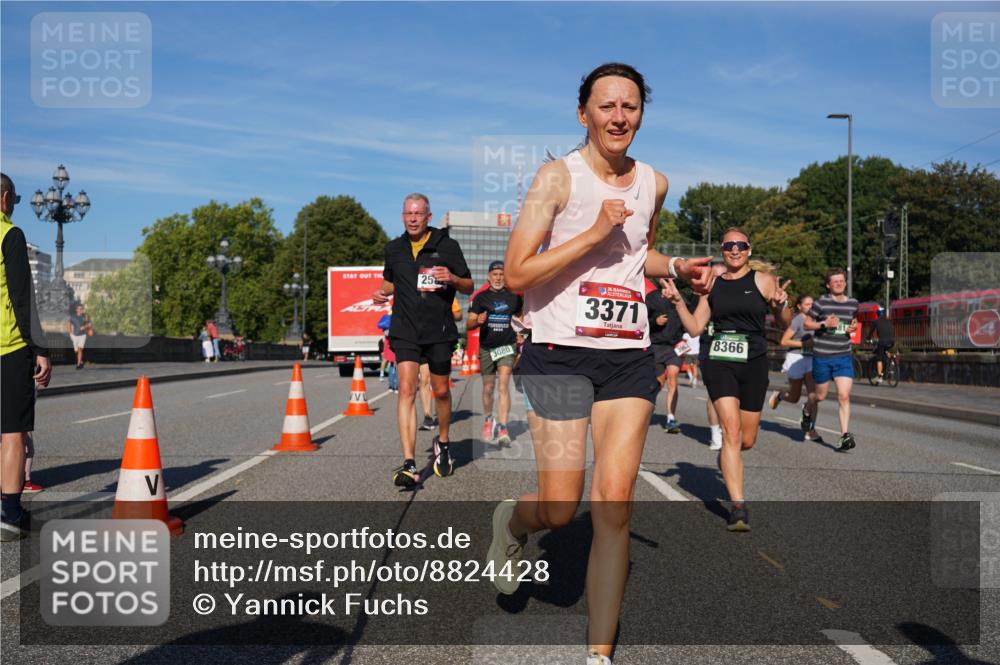 07.09.2025 - BARMER Alsterlauf Yannick Fuchs http://msf.ph/oto/8824428 07.09.2025 09:49:01 Laufen 25, 1, 3080, 3371, 81, 8366 meine-sportfotos.de