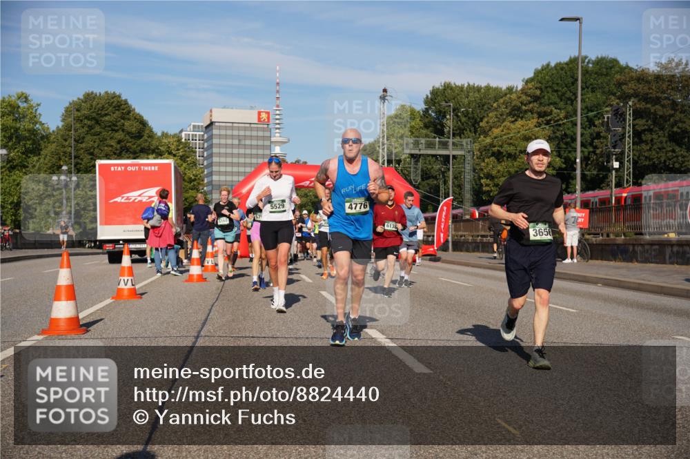 07.09.2025 - BARMER Alsterlauf Yannick Fuchs http://msf.ph/oto/8824440 07.09.2025 09:49:05 Laufen 5529, 5160, 4776, 6138, 3656 meine-sportfotos.de