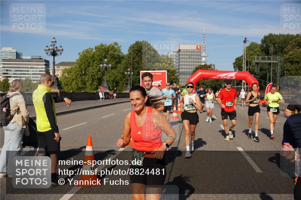 07.09.2025 - BARMER Alsterlauf Yannick Fuchs http://msf.ph/oto/8824481 07.09.2025 09:49:15 Laufen 2903, 3970, 3568, 263, 6206 meine-sportfotos.de