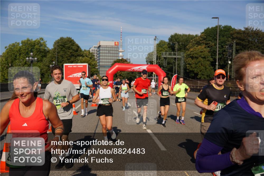 07.09.2025 - BARMER Alsterlauf Yannick Fuchs http://msf.ph/oto/8824483 07.09.2025 09:49:15 Laufen 2903, 2388, 3970, 356, 2763, 6187 meine-sportfotos.de