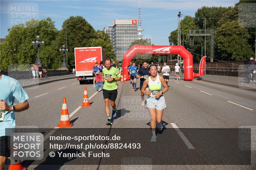 07.09.2025 - BARMER Alsterlauf Yannick Fuchs http://msf.ph/oto/8824493 07.09.2025 09:49:18 Laufen 8315, 609, 582 meine-sportfotos.de