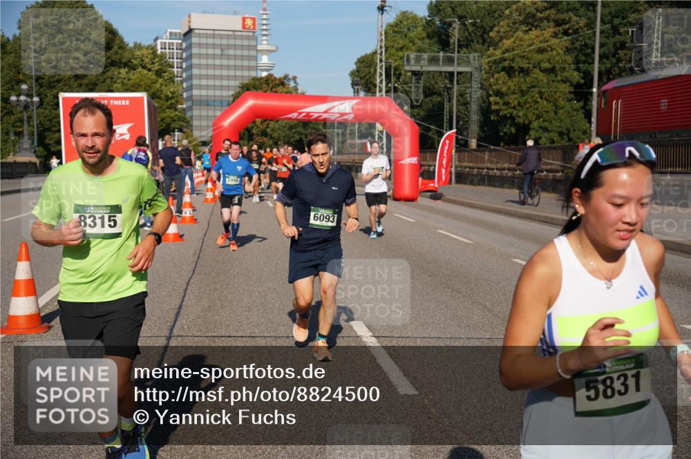 07.09.2025 - BARMER Alsterlauf Yannick Fuchs http://msf.ph/oto/8824500 07.09.2025 09:49:20 Laufen 8315, 2998, 6093, 5831 meine-sportfotos.de