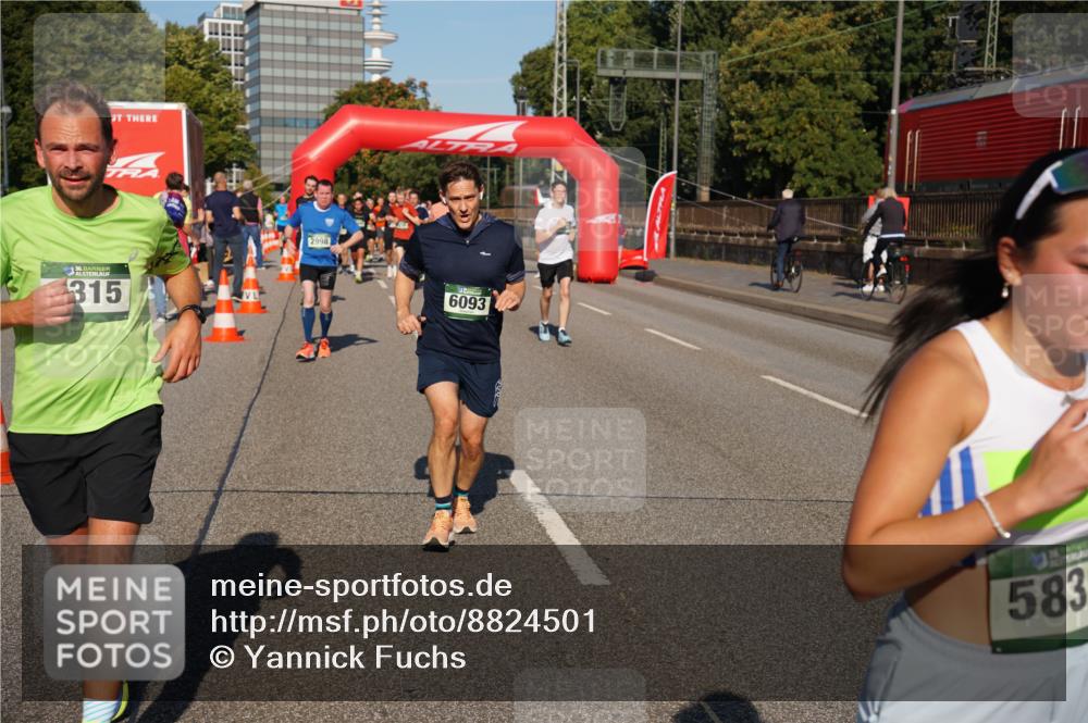 07.09.2025 - BARMER Alsterlauf Yannick Fuchs http://msf.ph/oto/8824501 07.09.2025 09:49:20 Laufen 36, 315, 2998, 6093, 583 meine-sportfotos.de