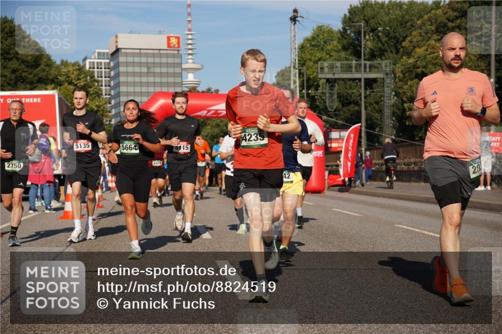 07.09.2025 - BARMER Alsterlauf Yannick Fuchs http://msf.ph/oto/8824519 07.09.2025 09:49:27 Laufen 2750, 5135, 7, 5664, 5115, 6479, 4235, 42, 20 meine-sportfotos.de