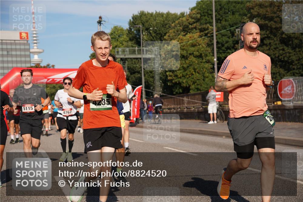 07.09.2025 - BARMER Alsterlauf Yannick Fuchs http://msf.ph/oto/8824520 07.09.2025 09:49:27 Laufen 5115, 4767, 4235, 2 meine-sportfotos.de