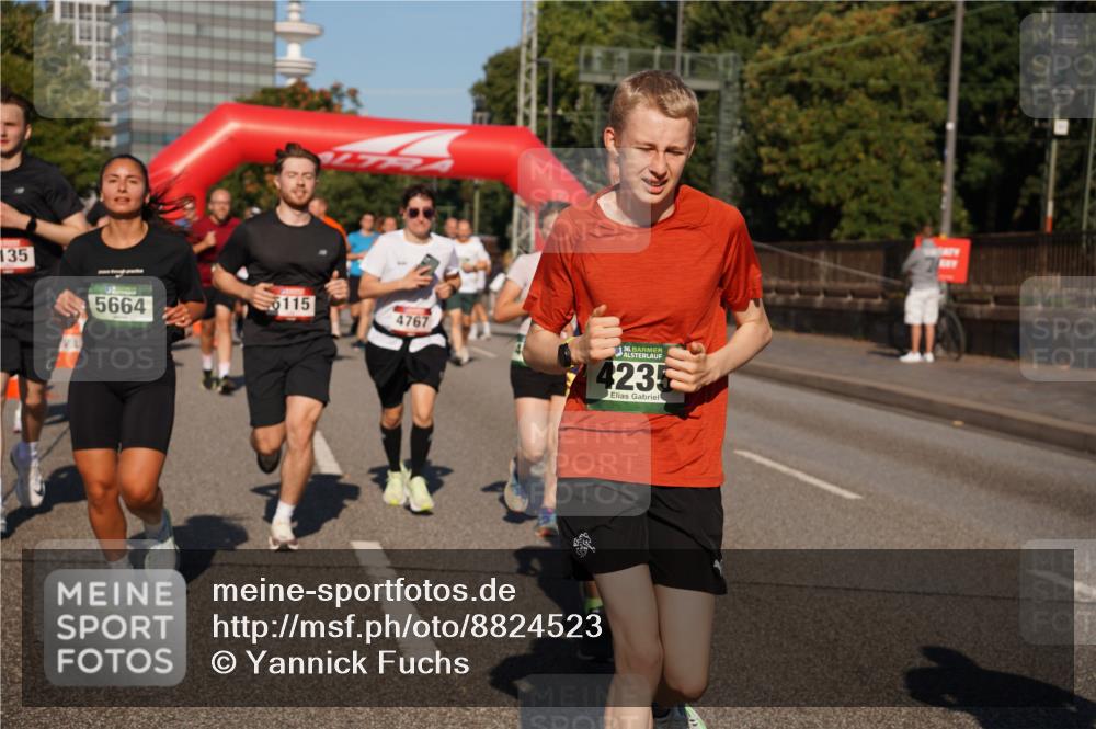 07.09.2025 - BARMER Alsterlauf Yannick Fuchs http://msf.ph/oto/8824523 07.09.2025 09:49:27 Laufen 135, 5664, 115, 4767, 36, 4235 meine-sportfotos.de