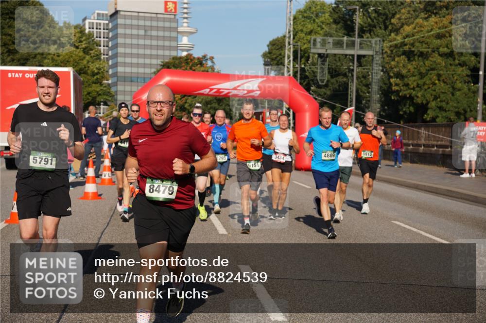07.09.2025 - BARMER Alsterlauf Yannick Fuchs http://msf.ph/oto/8824539 07.09.2025 09:49:31 Laufen 10, 5791, 8479, 5293, 3434, 4809, 5912, 6151 meine-sportfotos.de