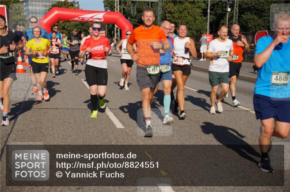 07.09.2025 - BARMER Alsterlauf Yannick Fuchs http://msf.ph/oto/8824551 07.09.2025 09:49:34 Laufen 76, 5377, 3381, 6151, 5293, 434, 721, 12, 4809 meine-sportfotos.de