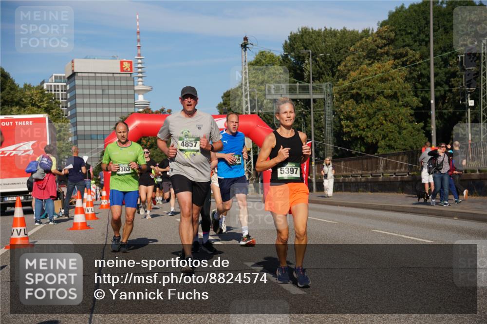 07.09.2025 - BARMER Alsterlauf Yannick Fuchs http://msf.ph/oto/8824574 07.09.2025 09:49:39 Laufen 8383, 4857, 09, 5397 meine-sportfotos.de