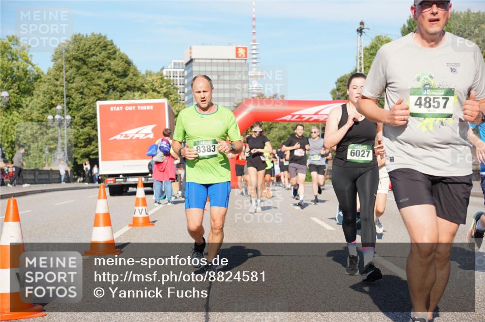 07.09.2025 - BARMER Alsterlauf Yannick Fuchs http://msf.ph/oto/8824581 07.09.2025 09:49:41 Laufen 8383, 6034, 6027, 19, 36, 4857 meine-sportfotos.de