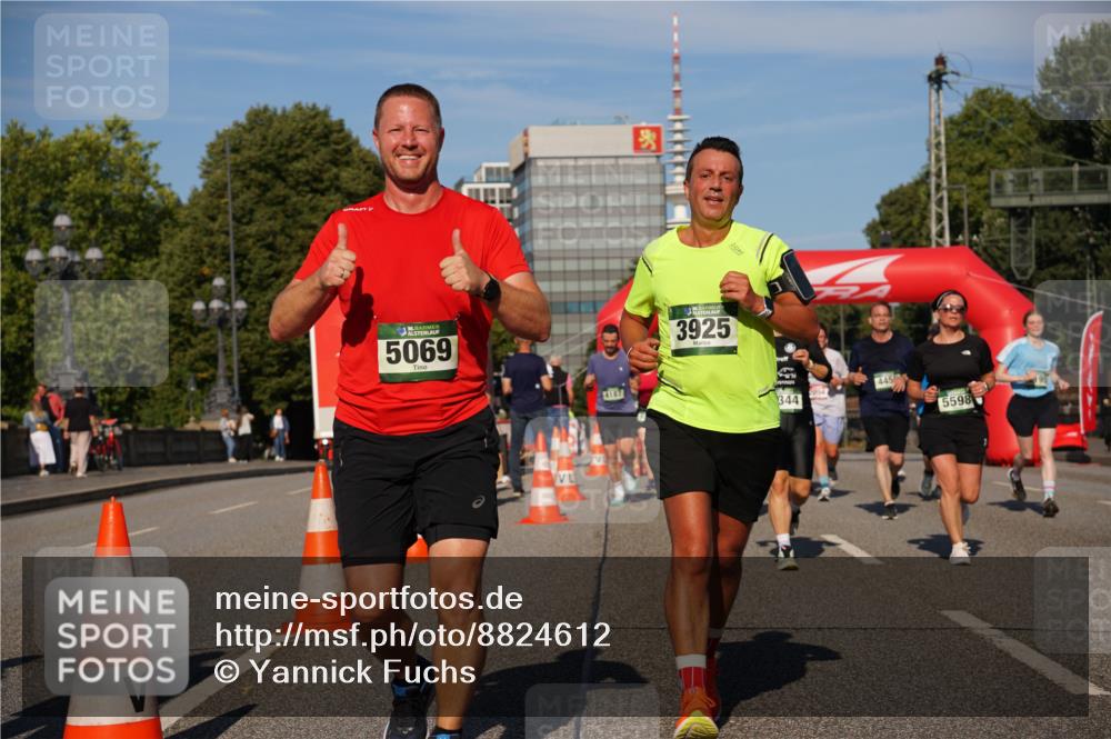 07.09.2025 - BARMER Alsterlauf Yannick Fuchs http://msf.ph/oto/8824612 07.09.2025 09:49:47 Laufen 36, 5069, 3925, 344, 445, 5598 meine-sportfotos.de
