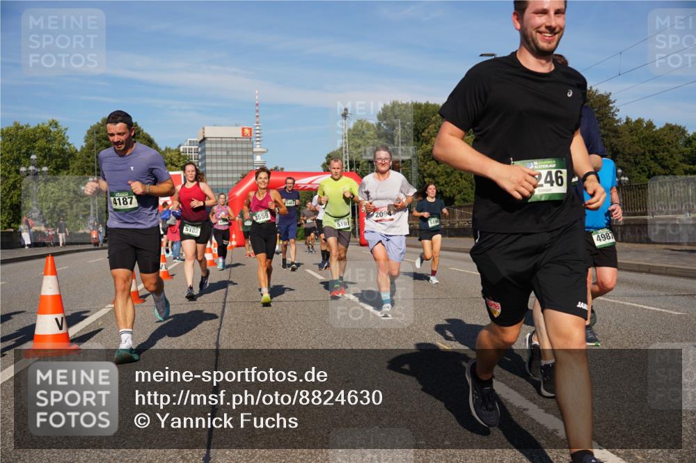 07.09.2025 - BARMER Alsterlauf Yannick Fuchs http://msf.ph/oto/8824630 07.09.2025 09:49:52 Laufen 4187, 5102, 5463, 3559, 5101, 2094, 35, 246, 4987 meine-sportfotos.de