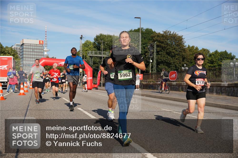 07.09.2025 - BARMER Alsterlauf Yannick Fuchs http://msf.ph/oto/8824677 07.09.2025 09:50:06 Laufen 3268, 2813, 530, 47, 5962, 6135 meine-sportfotos.de