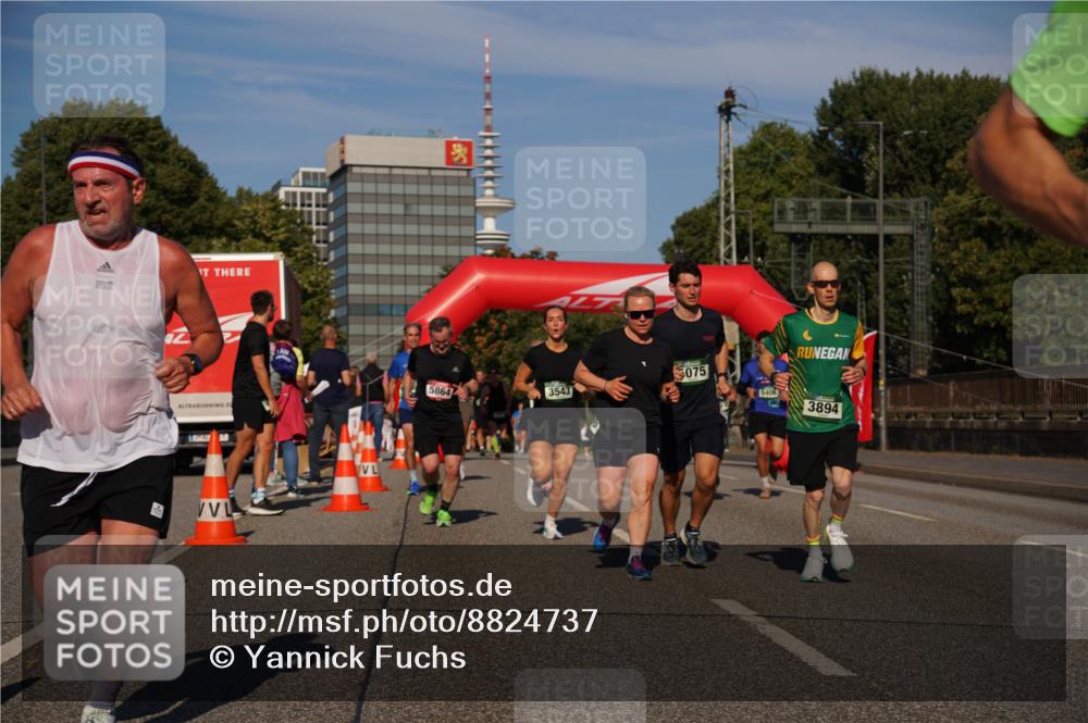 07.09.2025 - BARMER Alsterlauf Yannick Fuchs http://msf.ph/oto/8824737 07.09.2025 09:50:20 Laufen 075, 5864, 3543, 5406, 3894 meine-sportfotos.de