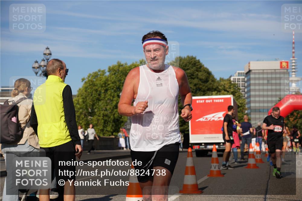 07.09.2025 - BARMER Alsterlauf Yannick Fuchs http://msf.ph/oto/8824738 07.09.2025 09:50:20 Laufen 6864 meine-sportfotos.de