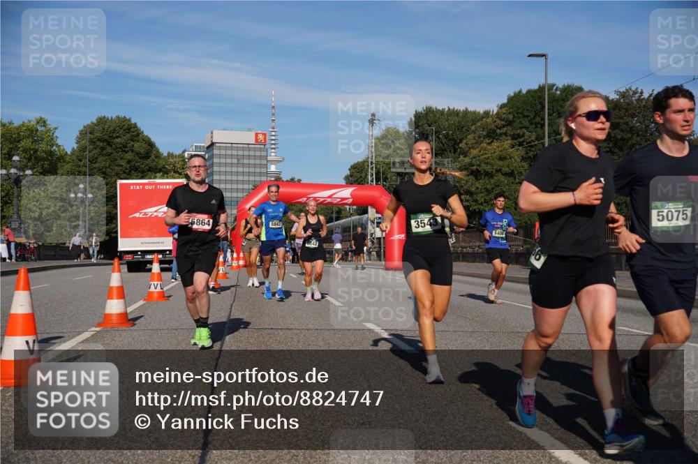07.09.2025 - BARMER Alsterlauf Yannick Fuchs http://msf.ph/oto/8824747 07.09.2025 09:50:23 Laufen 5864, 5843, 354, 5406, 5075 meine-sportfotos.de