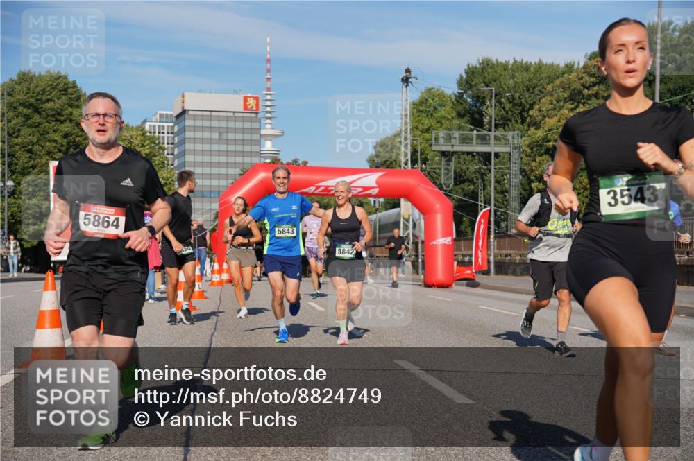 07.09.2025 - BARMER Alsterlauf Yannick Fuchs http://msf.ph/oto/8824749 07.09.2025 09:50:23 Laufen 5864, 5843, 820, 5842, 3543 meine-sportfotos.de